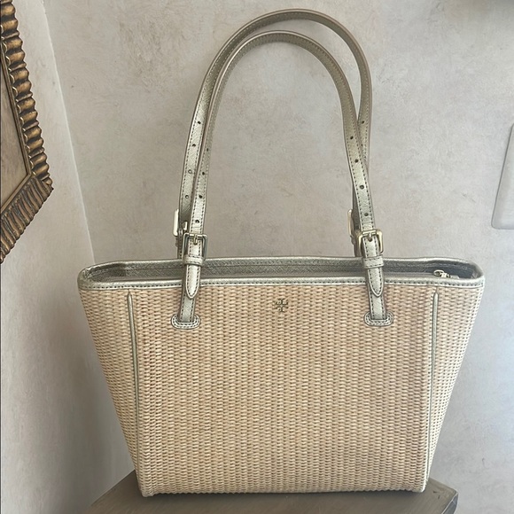 Tory Burch Trimmed Raffia Leather Tote Bag - Picture 2 of 8